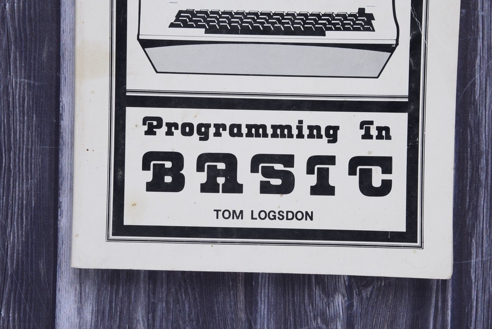 Vintage Commodore 64 VIC20 128 Atari 800 + Programming in Basic Tom Logsdon Book