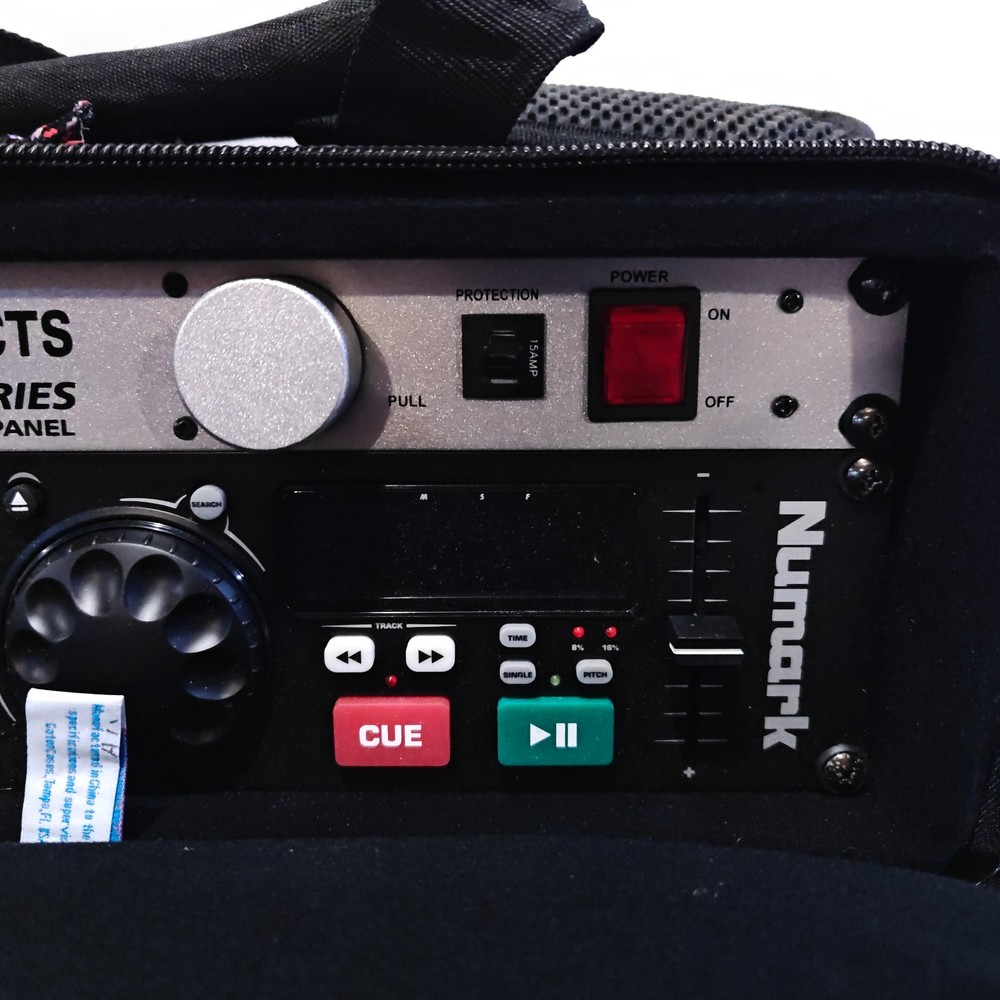 Numark CDN-25 Pro CD Player + Visual Effects V-99S in Gator Case Bundle