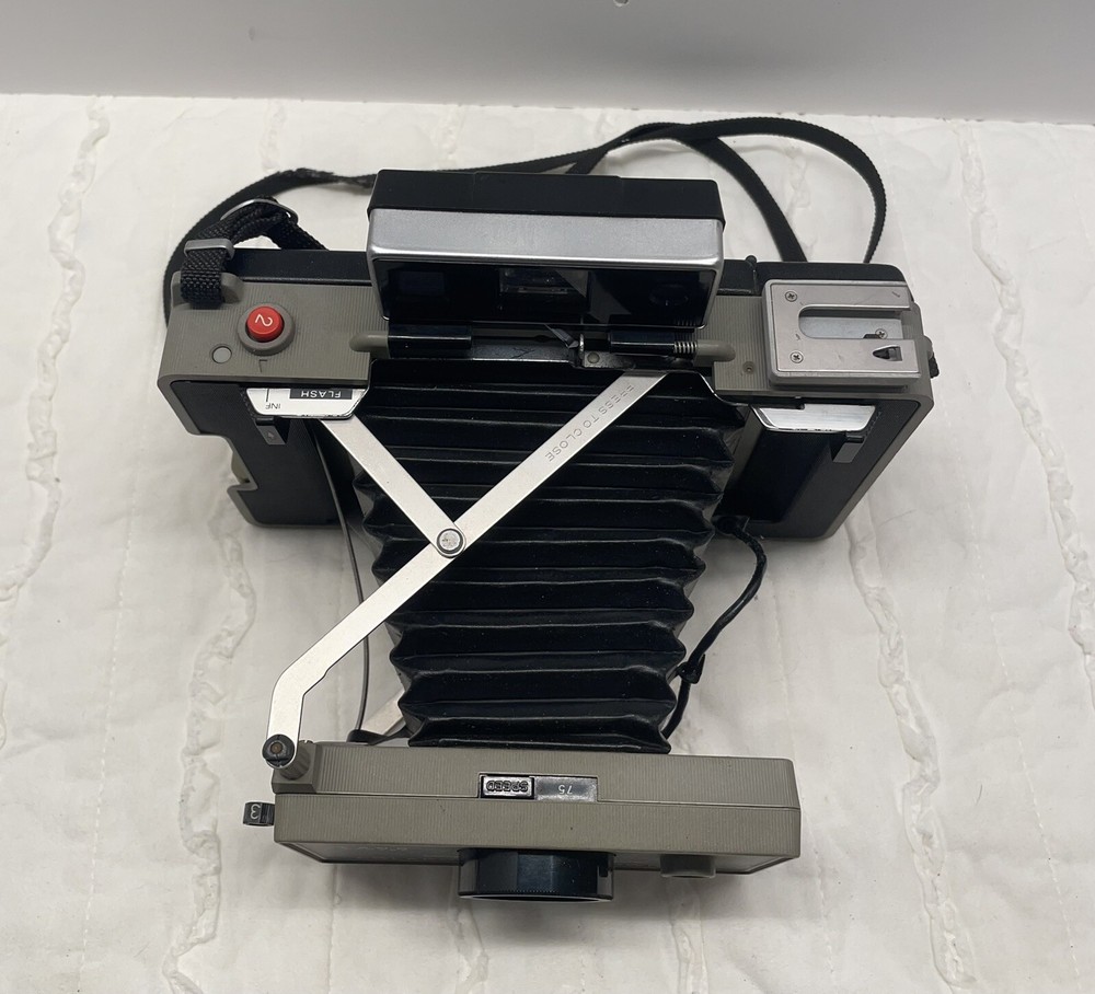 Polaroid Countdown 90 Automatic Land Camera with Flash