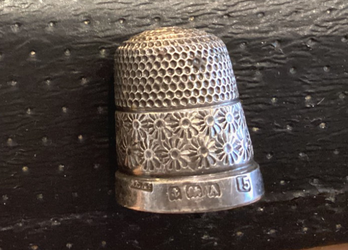 Henry Griffith & Sons Silver Thimble. 1925 Birmingham. Size 15