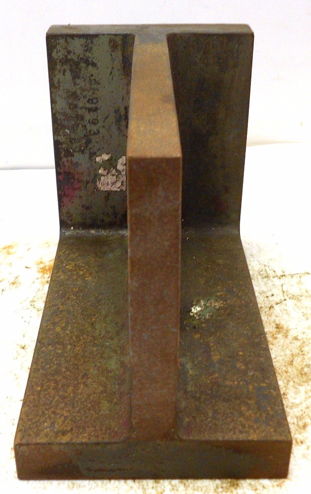 UNKNOWN BRAND PRECISION GROUND UNIVERSAL RIGHT ANGLE IRON, 7" X 10" X 5 1/2"