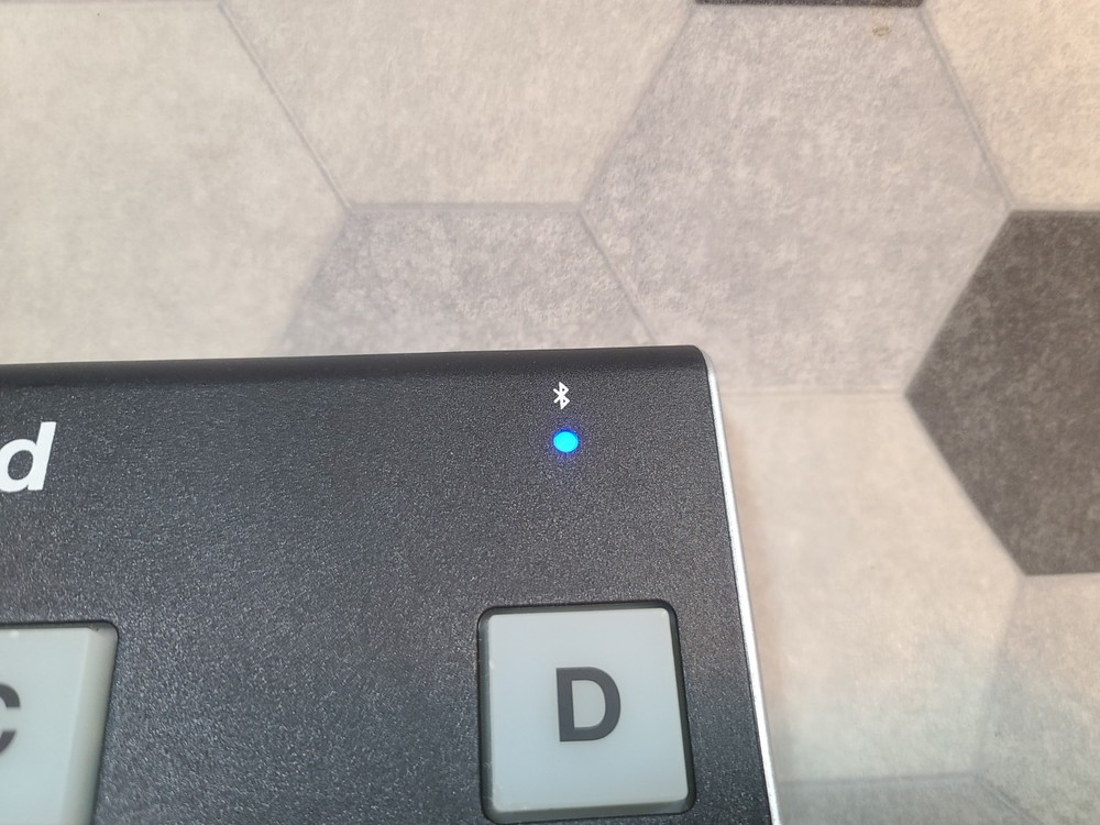 IK Multimedia iRig BlueBoard MIDI Pedalboard Controller