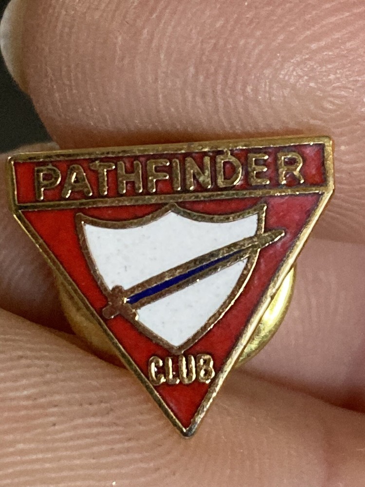 Pathfinder club triangle Lapel Pin EUC K533
