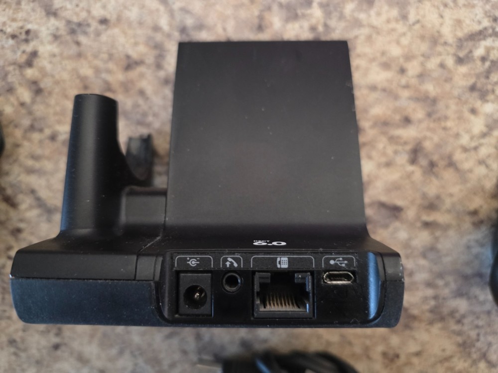 PLANTRONICS W02 DECT 6.0 WIRELESS Bluetooth HEADSET SYSTEM Headphones