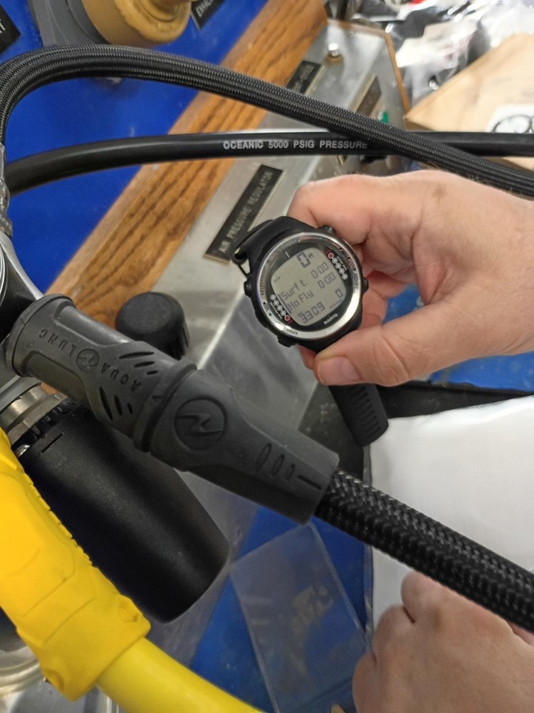 Suunto d4i dive computer with transmitter