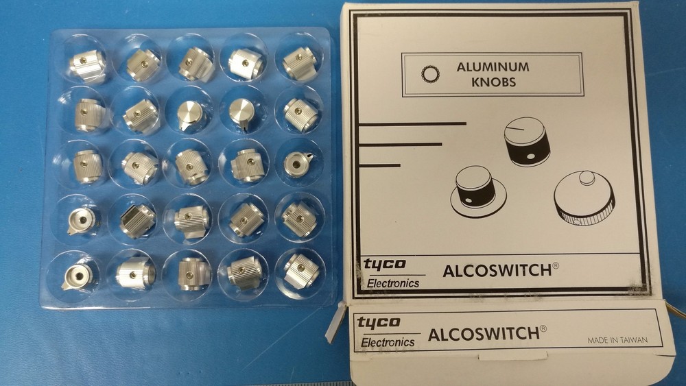 (  3pcs )  Alcoswitch / Tyco 9-1437622-1 Aluminum Knurled 1/2" Knobs