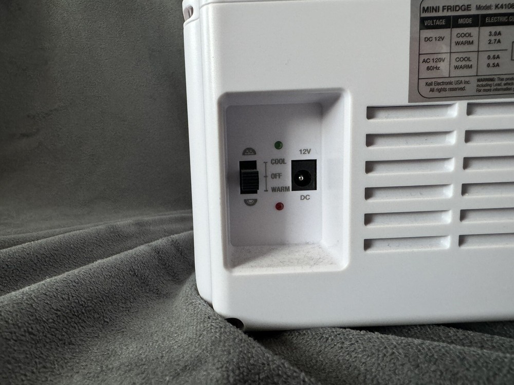 Personal Chiller Mini Fridge Small Space Cooler, White Marble