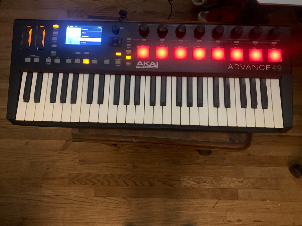 AKAI Advance 49 USB Keyboard Controller