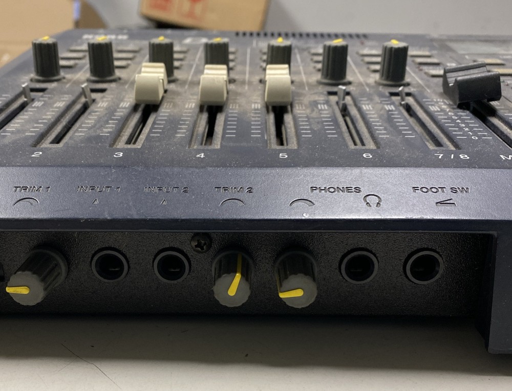 Korg D8 digital multitrack recorder For parts Only