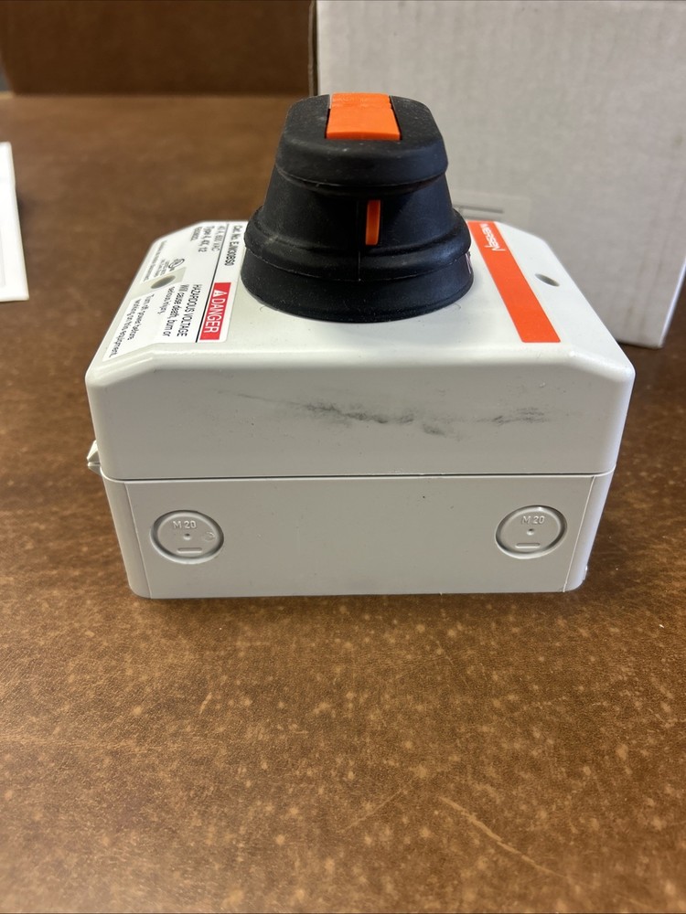 New Open Box Mersen Enclosed Manual Motor Controller EJM30BSO / E63822