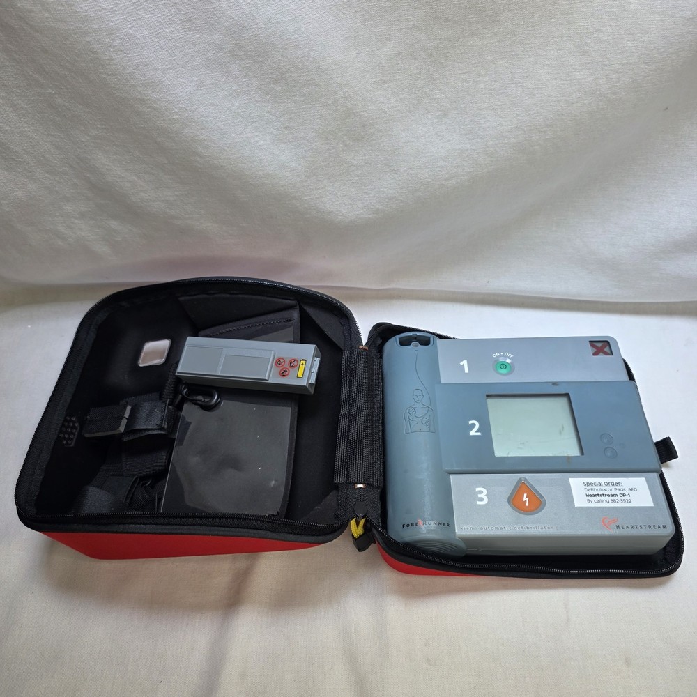 Philips HeartStream Forerunner Semi-Automatic Defibrillator 2 Batteries