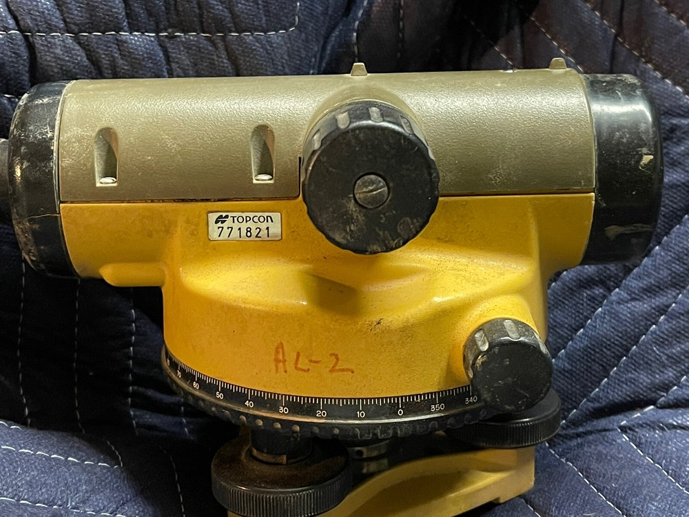 Topcon AT-G7n automatic level construction level With Case