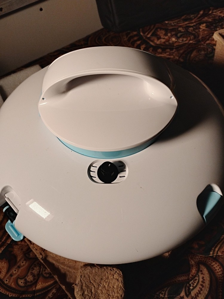 POOLMR Robotic Pool CLEANER