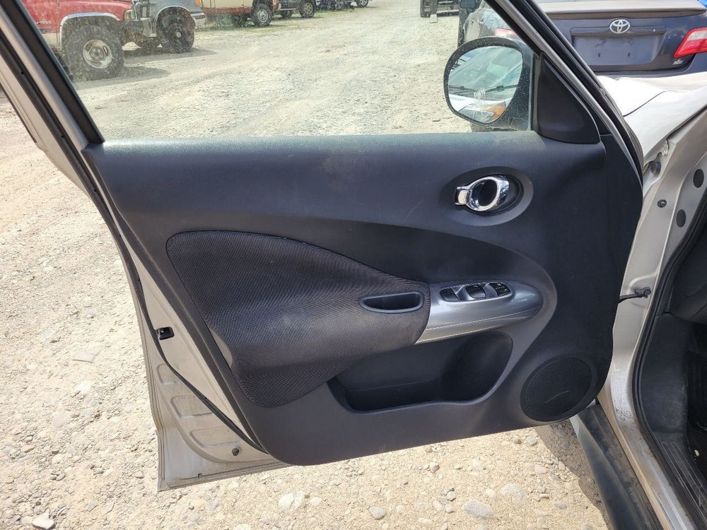 JUKE 2011 Battery Tray 12060623