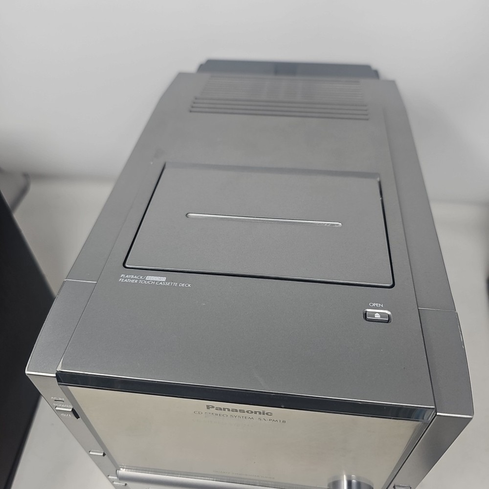 Panasonic SA-PM18 Bookshelf Stereo System Cassette 5-Disc CD