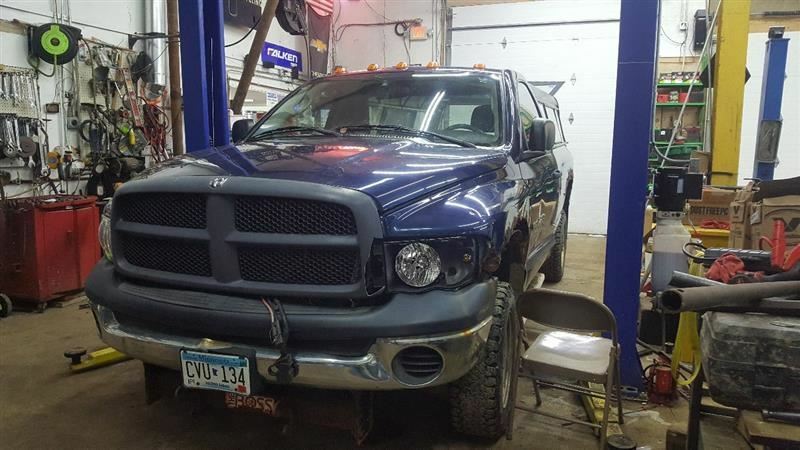 RAM2500 2005 Console Rear Center Console Cup Holders