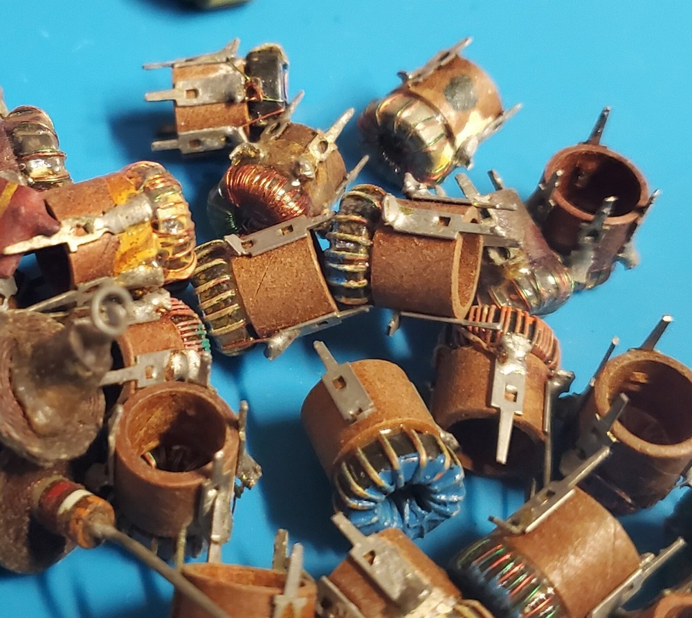 (30 Pcs) Vintage Toroidal Rf Pcb Mount Transformers Blue Green Orange Misc Lot