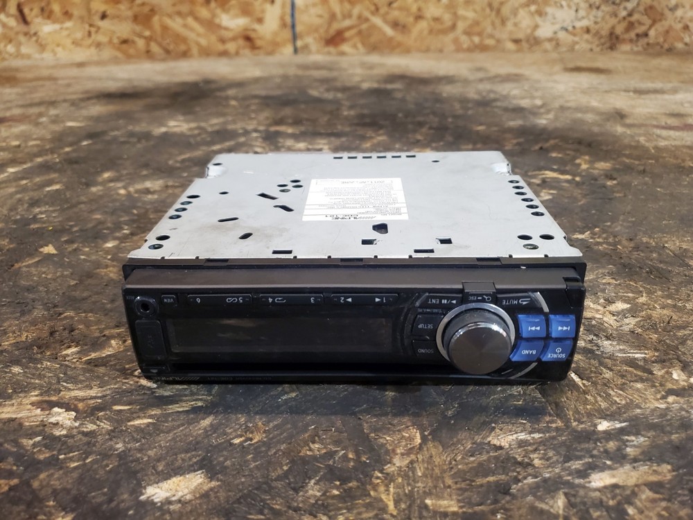 Alpine CDE-121 Radio Head Unit