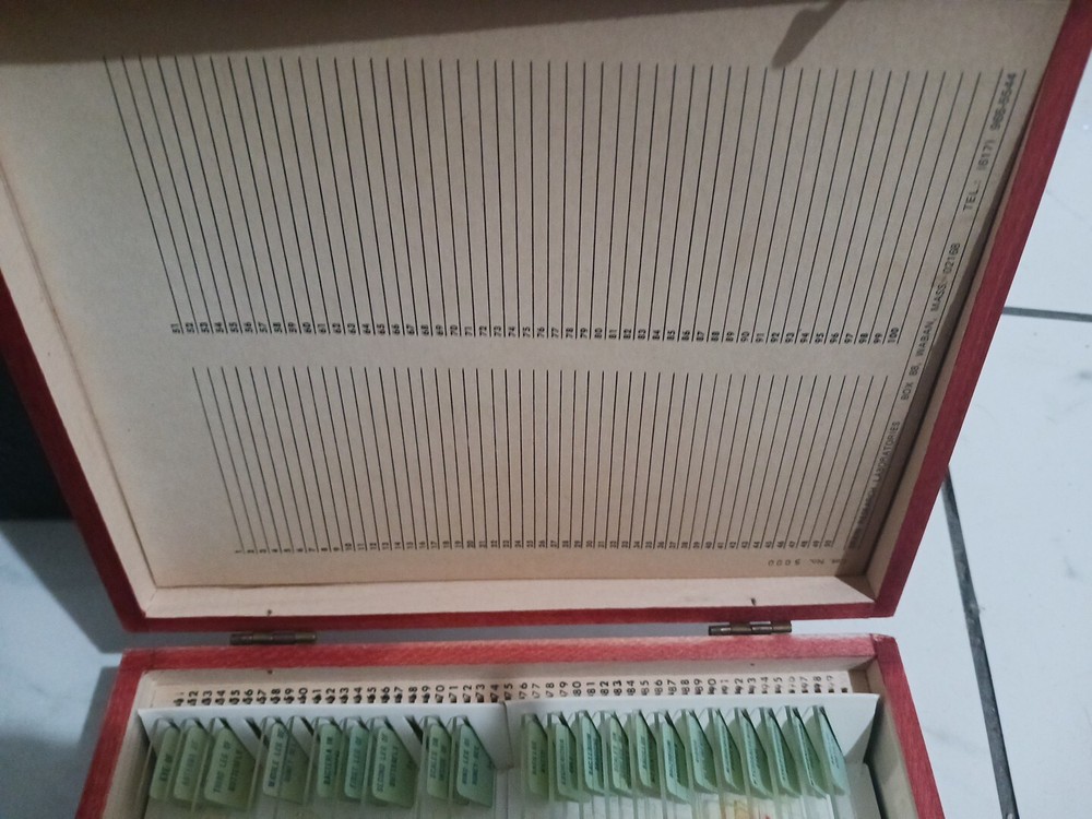 Vintage 1938 E. Leith Microscope Complete