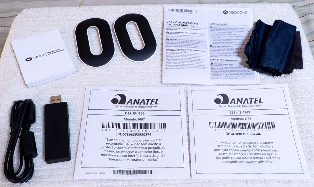 Oculus Rift - Virtual Reality Headset + Touch Controllers & 2x Sensors