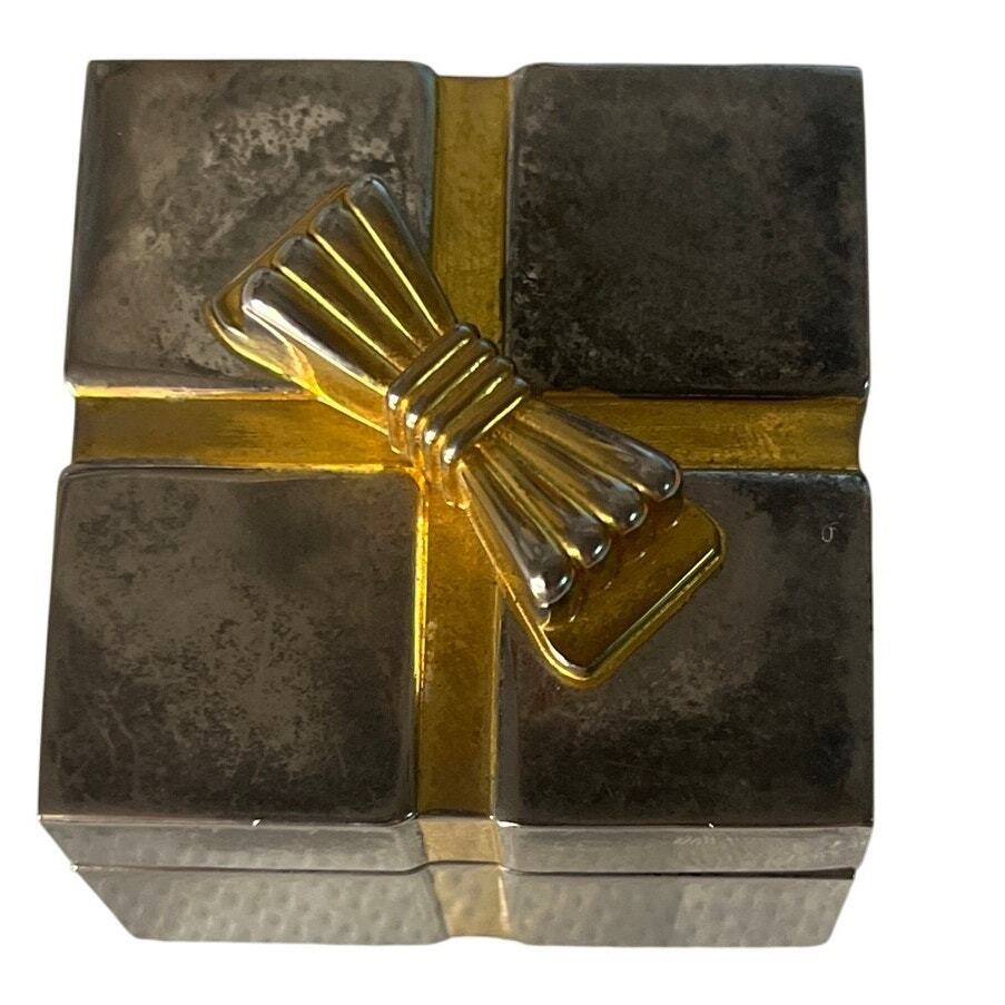 Binion Silver Toned Quartz Table Clock Gift box with gold bow
