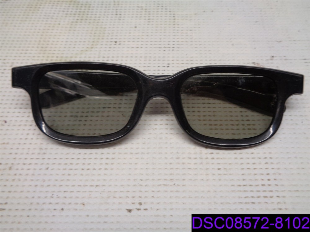 Qty = 14: Real D 3D Glasses