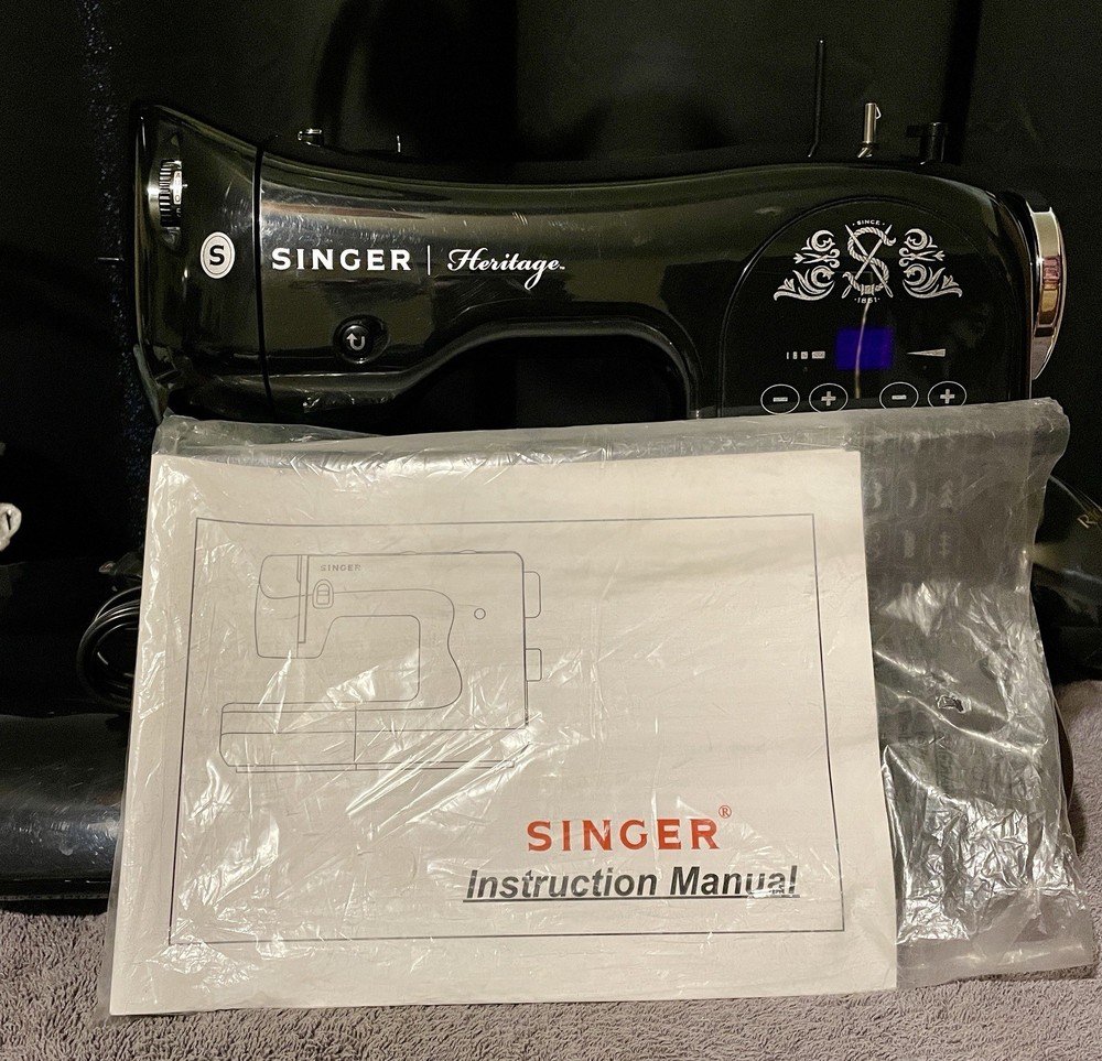 *Singer Heritage 8768 Sewing Machine w Foot Control, Manual, Access. - WORKING