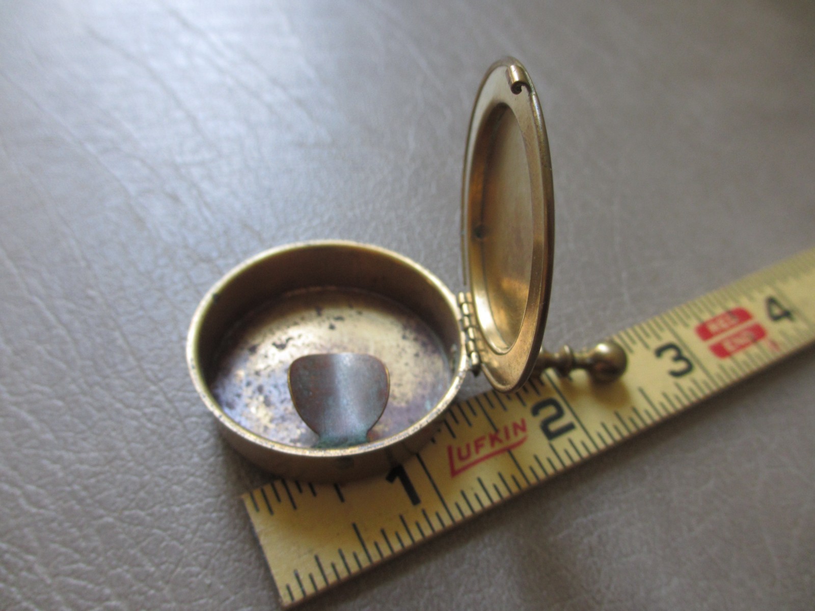 Vintage Brass Portable Pocket Round Cigarette Ashtray Flip Lid