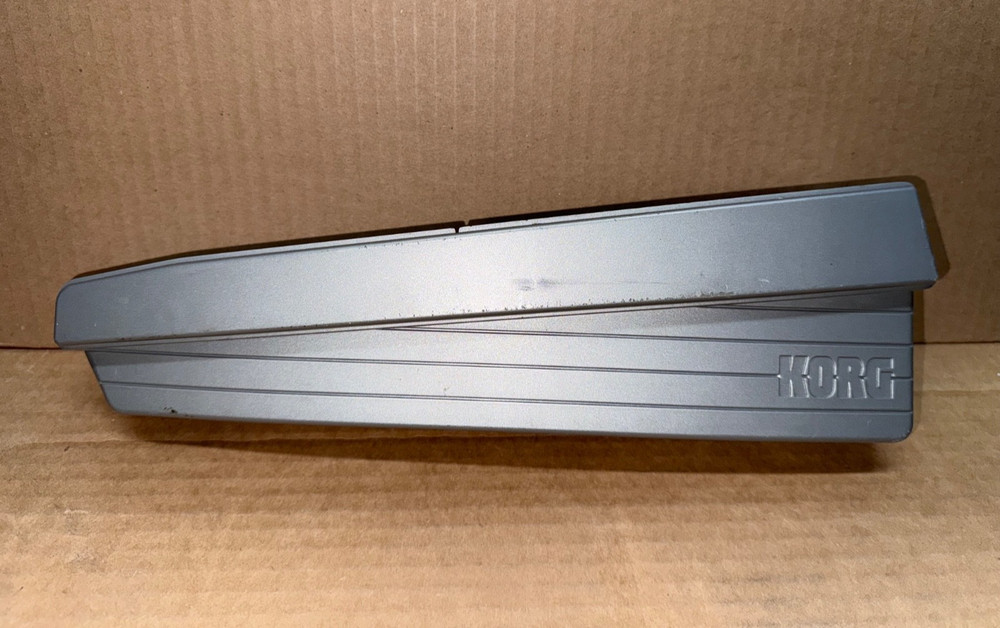 KORG TRINITY PRO RIGHT SIDE END CAP