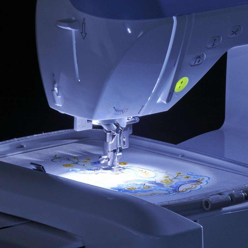 Brother SE2000 Embroidery & Sewing Machine