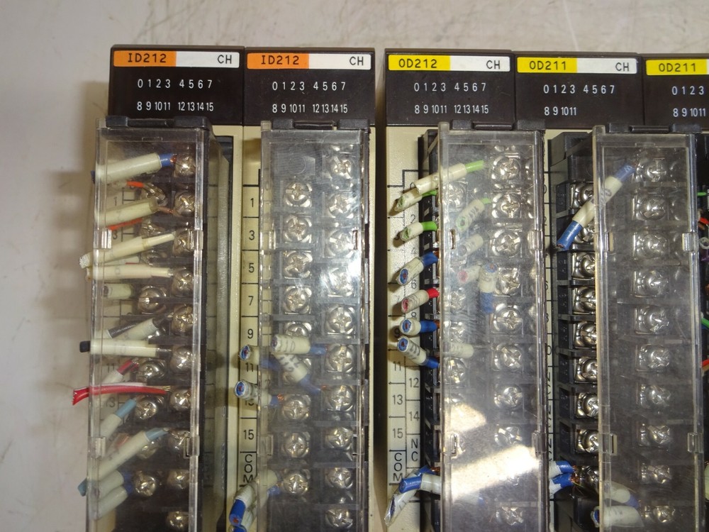 Omron C200h-bc081-v2 Base Unit