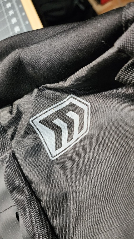 3V Gear Backpack Soverign 50 L Redline Backpack - EUC