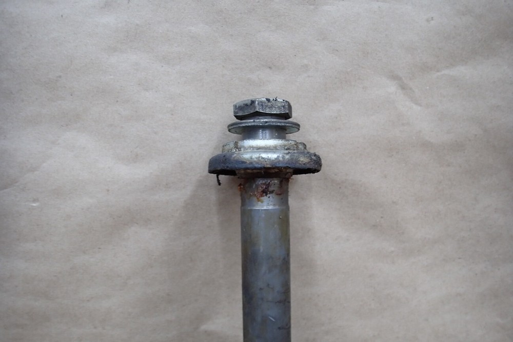 1982 HONDA CX500C LOWER TRIPLE TREE STEM