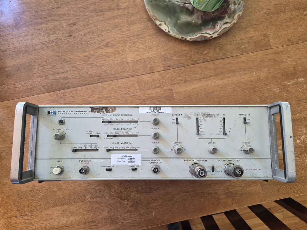 Hewlett Packard 8008A Pulse Generator