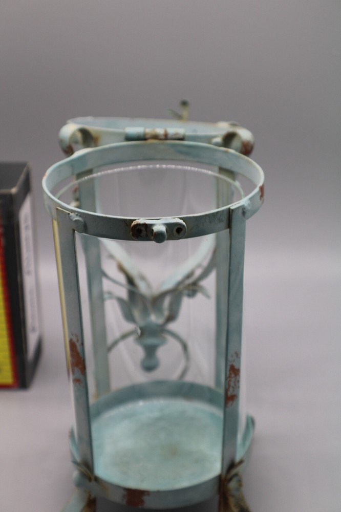 Metal decorative lantern