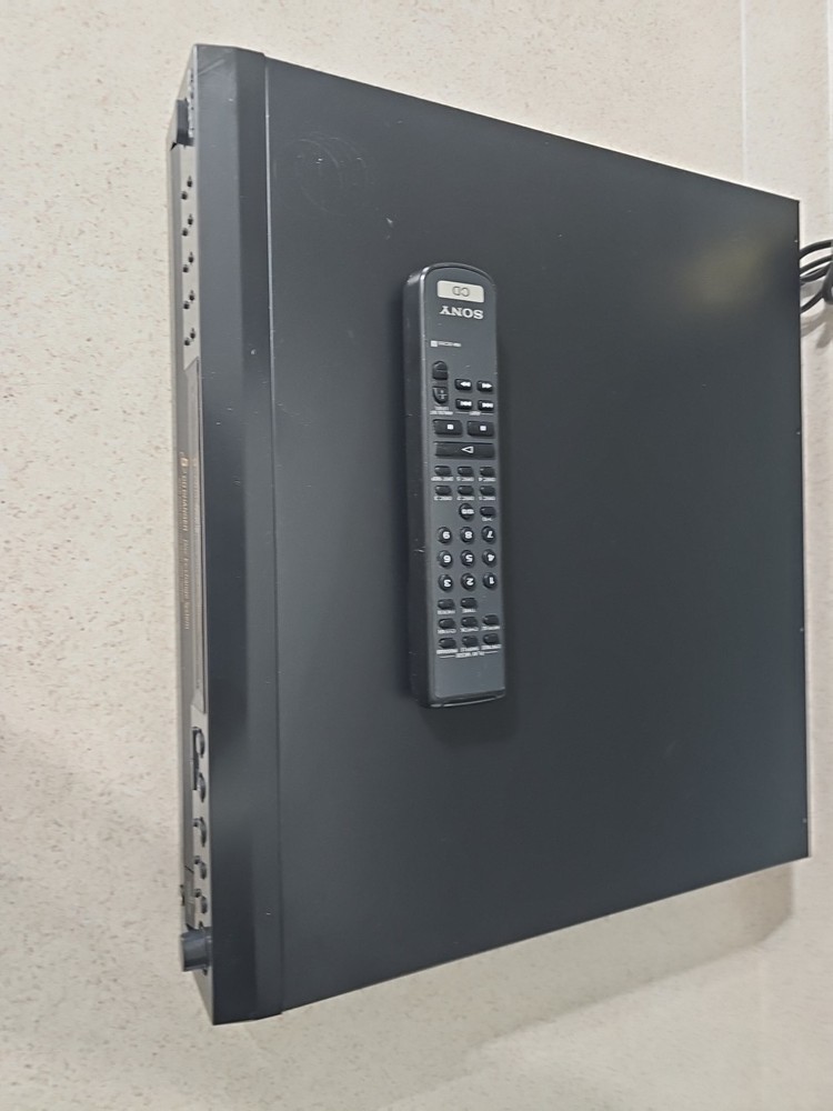 Sony CDP-CE375 CD 5 Compact Disc Carousel Changer with Remote Control