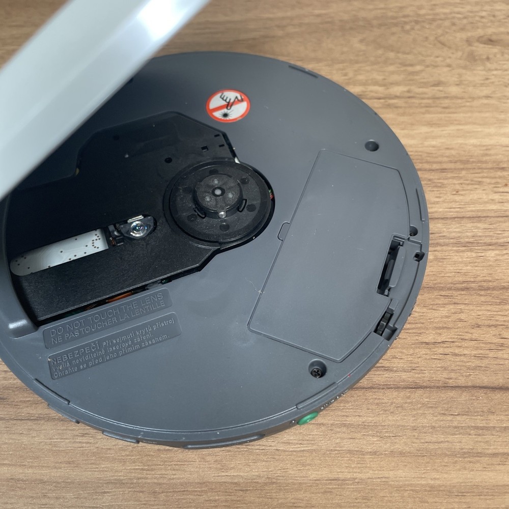 Philips AX2411/17 Portable CD Player Walkman 45 Second ESP Tested Working