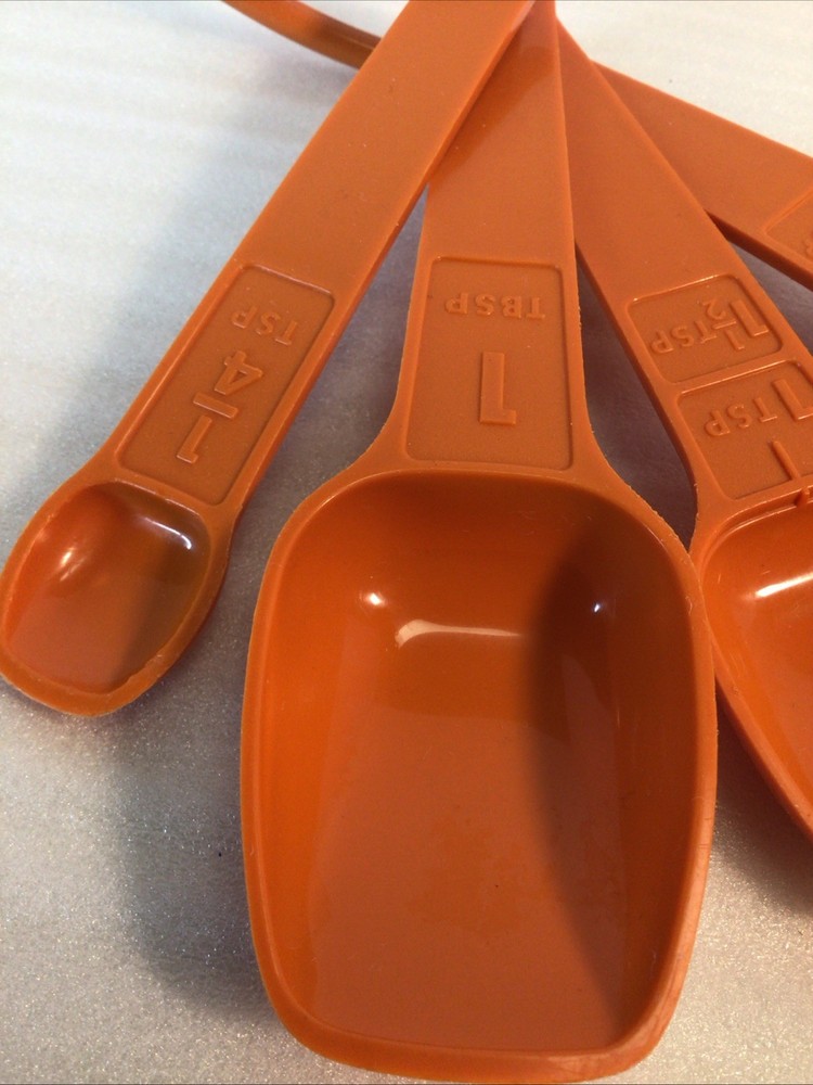 Tupperware Measuring Spoons w/D ring Set Orange Vtg