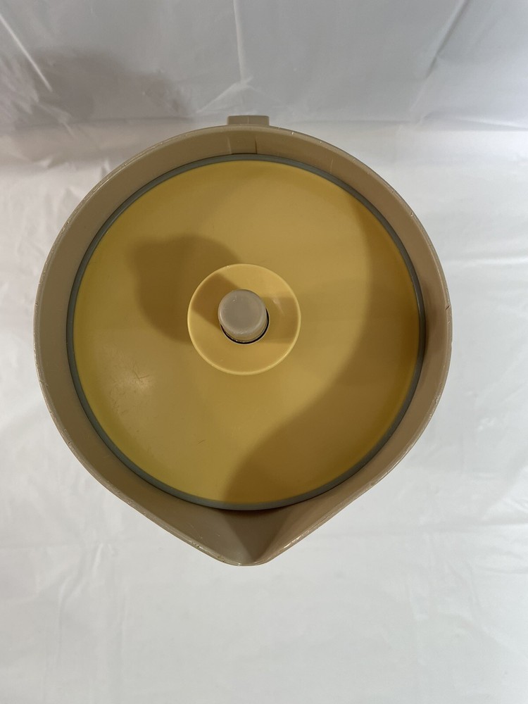 Vintage Tupperware 2 Qt. Pitcher w/ Push Button Lid 800-3 Beige Tan