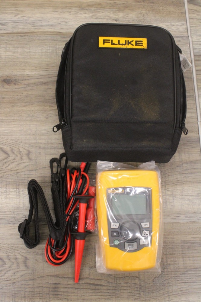 Fluke 709H Precision Loop Calibrator with HART Communications