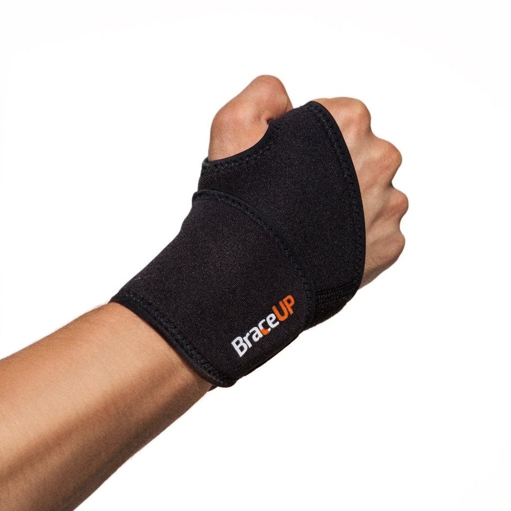 BraceUP Adjustable Wrist Wrap Compression Support for Workouts Relief Black