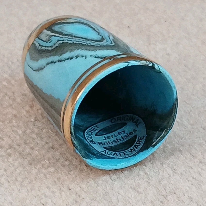 BOUCHER ORIGINAL AGATEWARE THIMBLE No 13 U2S2