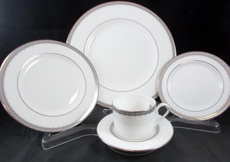 Lenox Lace Couture 5 Piece Place Setting