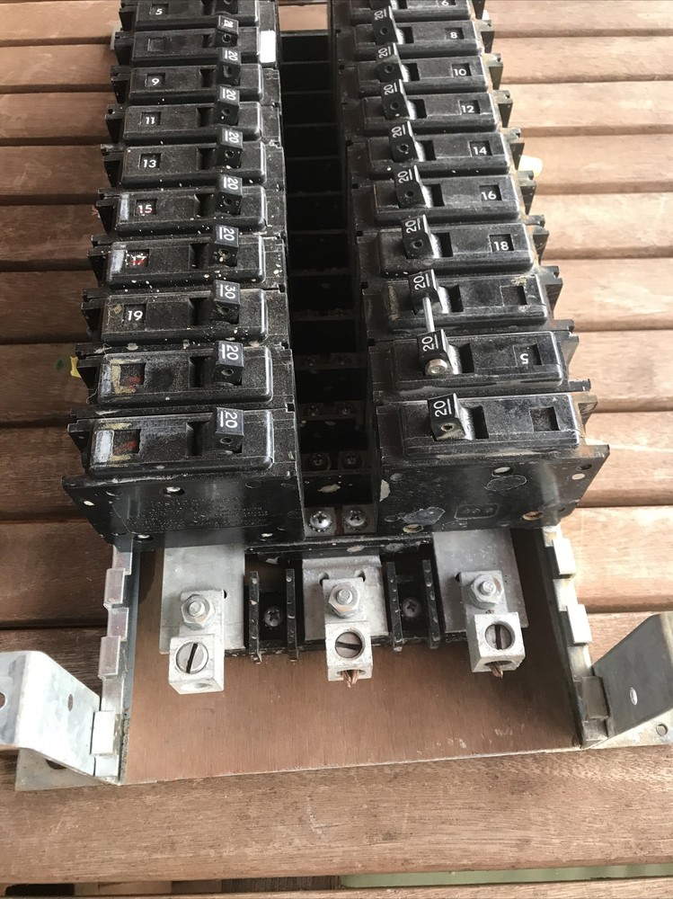 Westinghouse, Bryant bus bars 24 Space with breakers