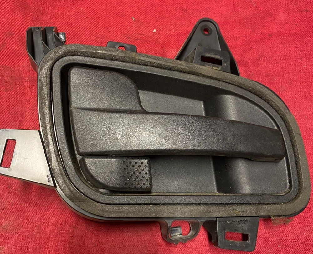 INTERNATIONAL DOOR HANDLE DRIVERS / LEFT 16908663