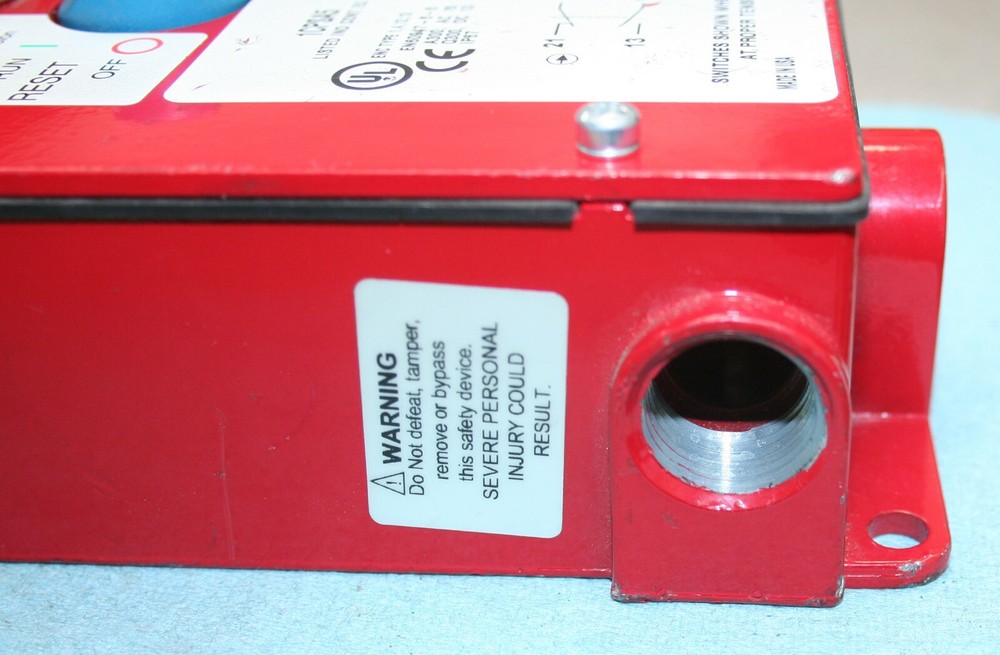 HONEYWELL CABLE PULL MICRO SWITCH 1CPSA5 1CPS