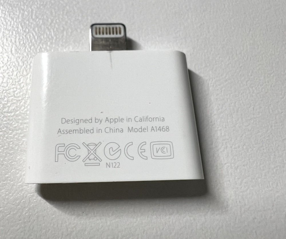 Genuine Apple 30-pin to Lightning Connector