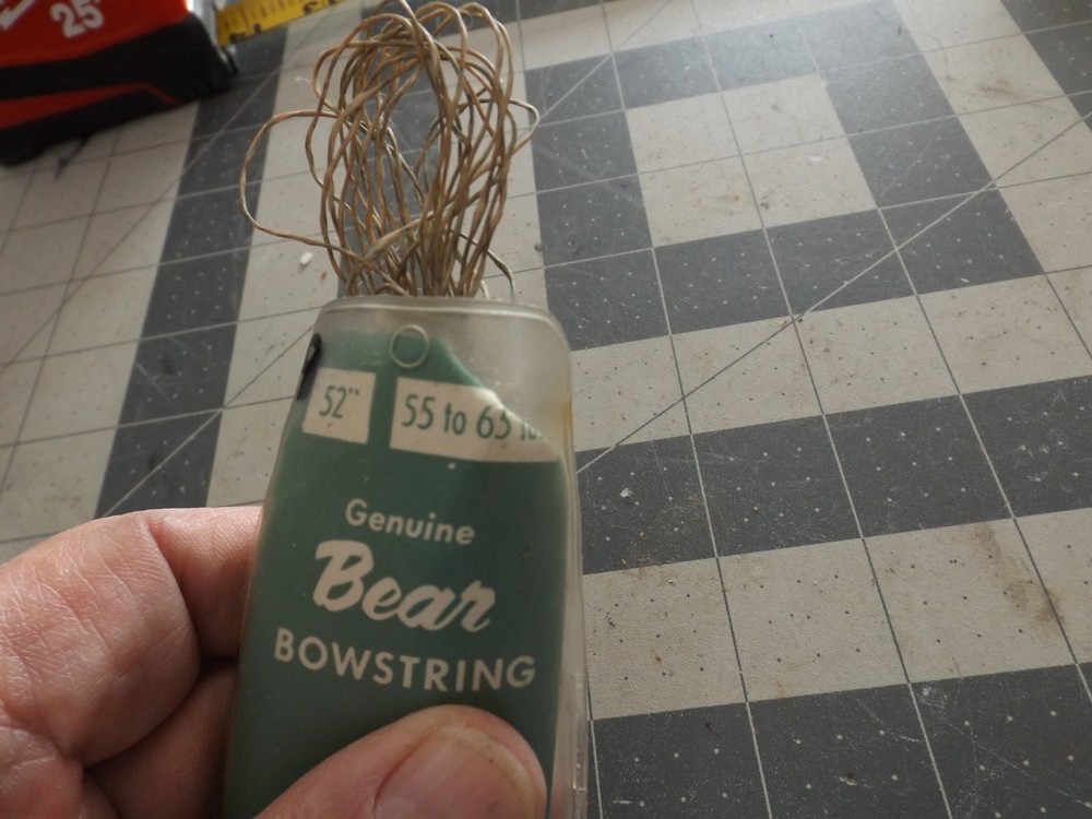 8 Original Bear Archery Recurve Bow Replacement Strings & 2 Browning strings