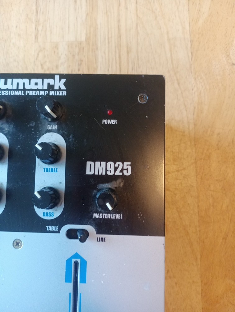 Numark DM925 Professional Preamp Mixer.