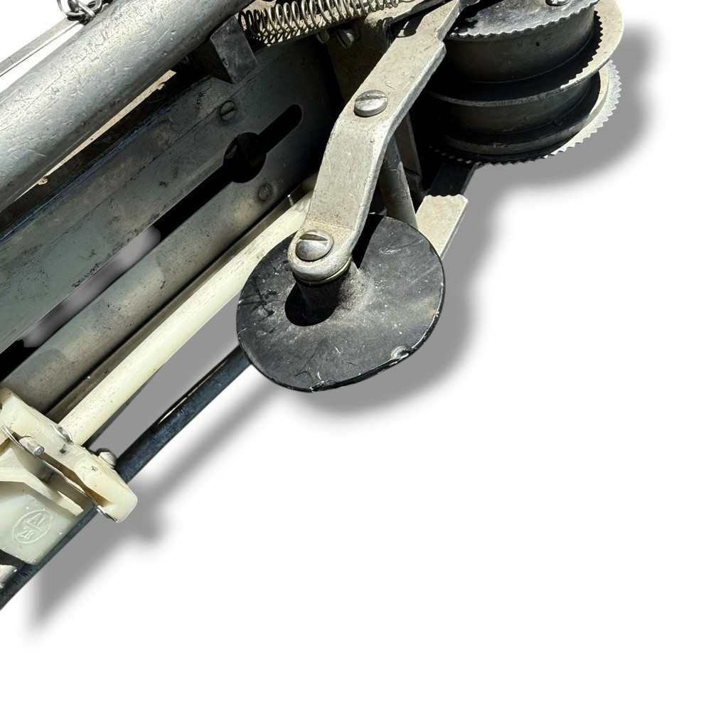 TapeTech Automatic Bazooka Drywall Taper Machine (MAY NEED SOME WORK)